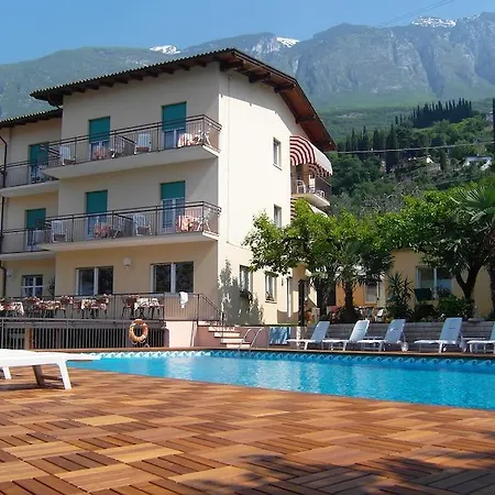 Casa Serena 2* Мальчезіне