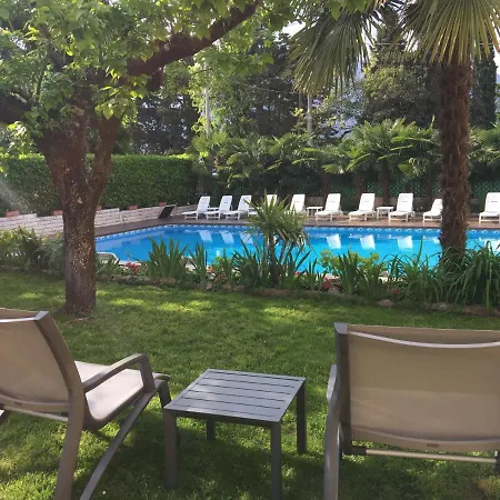 Готель Casa Serena 2*