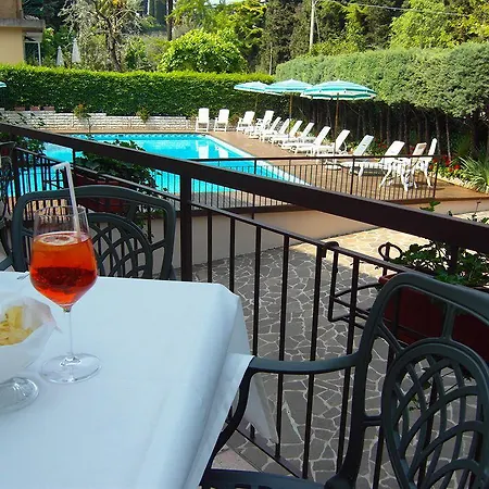 Casa Serena Hotel