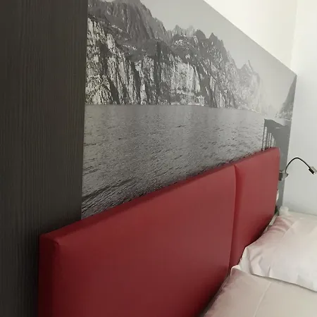 Отель Casa Serena Мальчезине