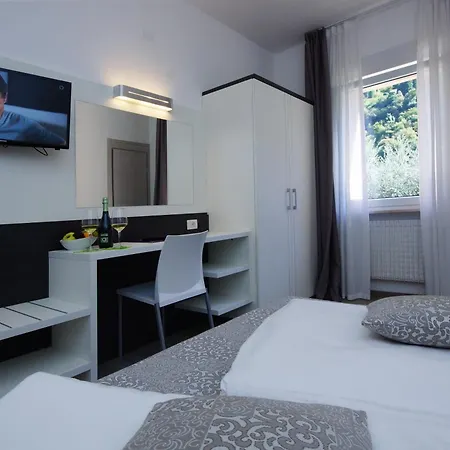 Casa Serena 2* Мальчезине